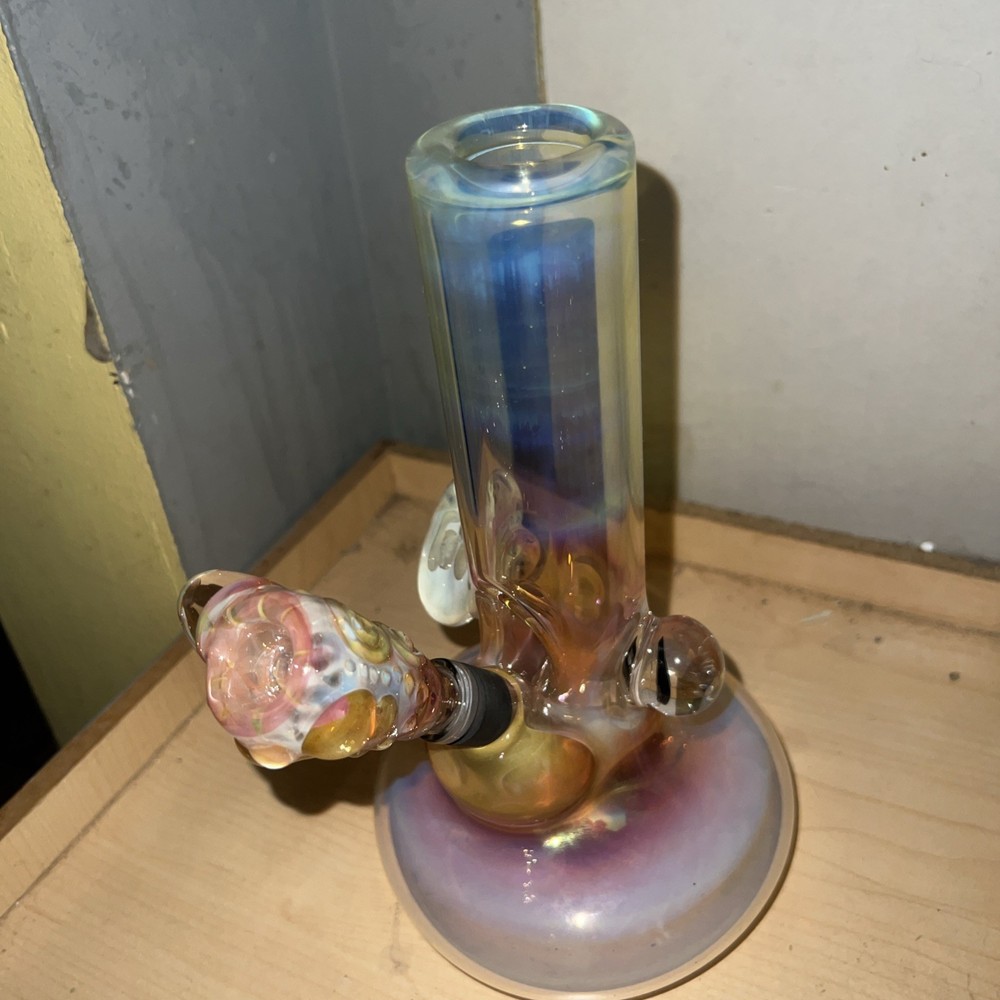 Travis Wigger Snodgrass Apprentice Bong UV reactive FTP