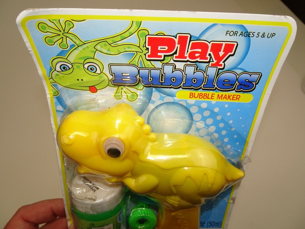 Wondertreats Play Bubbles Maker Alligator + Solution Generator Toy Yellow