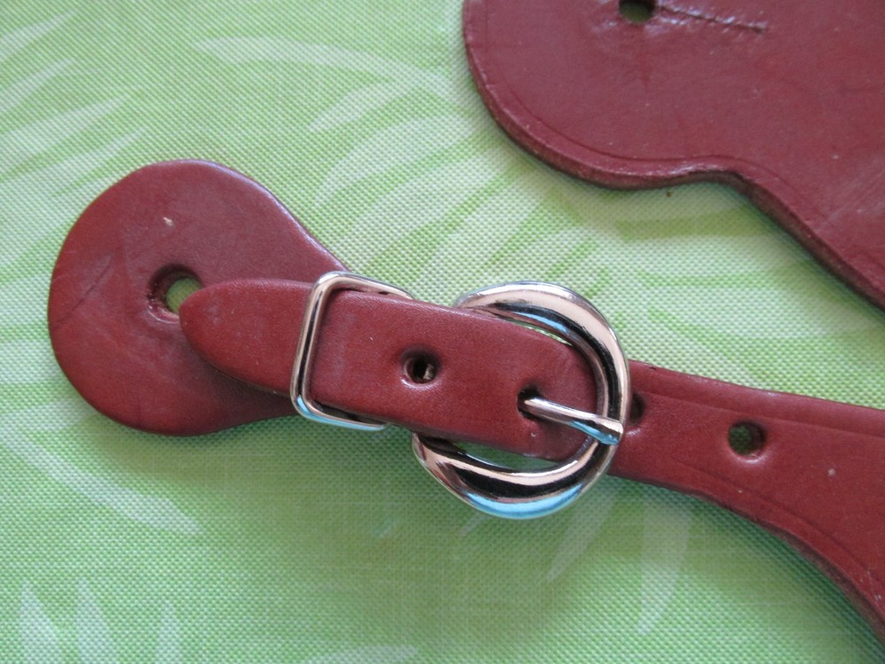 Brown Leather Spur Straps Broken Heart Concho Ornament