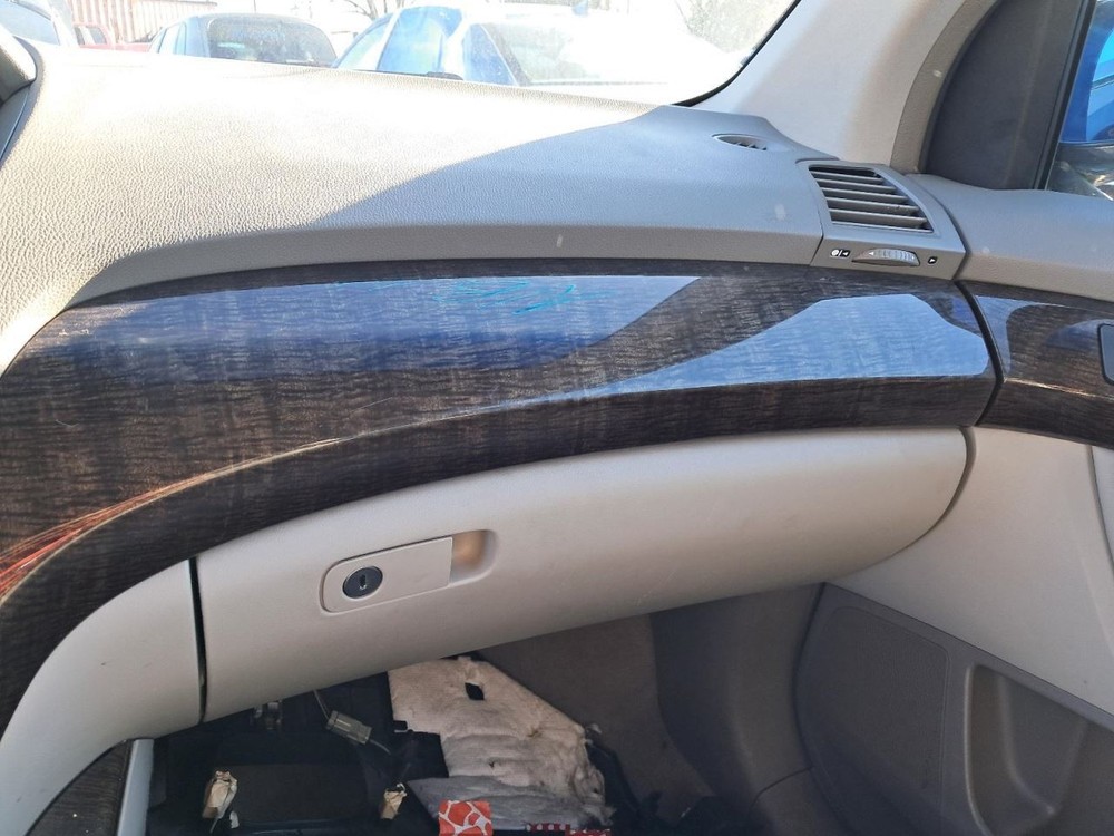 MDX       2010 Glove Box 4862717