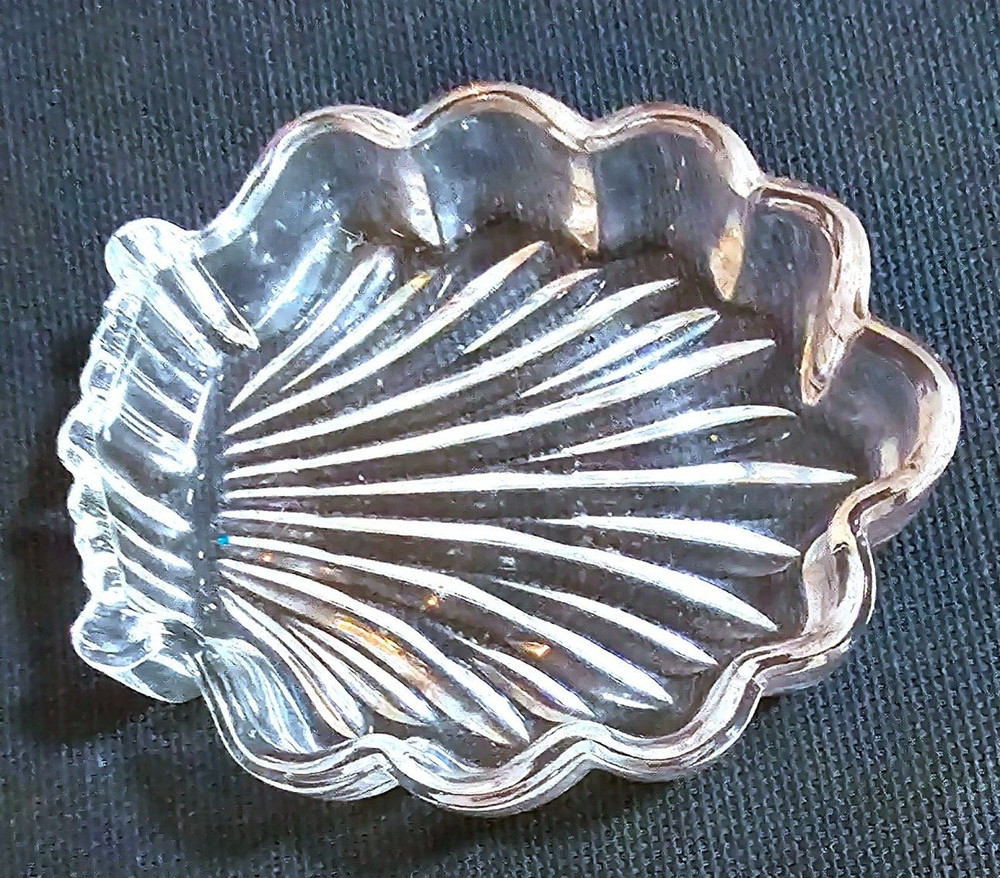 Nice Small Scalloped Bowl Trinket Candy Dish