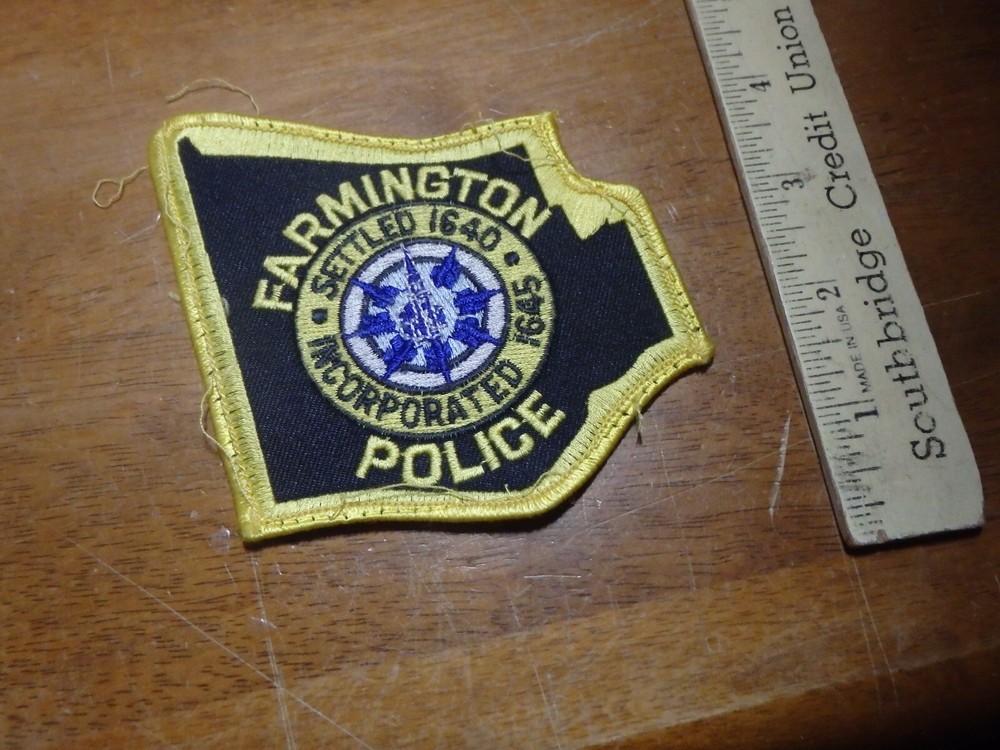 FARMINGTON CONNECTICUT     EARLY OBSOLETE VEST   PATCH  BX SP #1