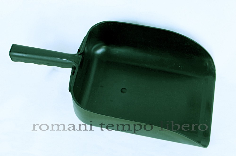 Square Plastic Feeder for Feed 1.5 Kg