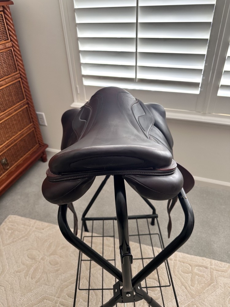 17.5 Devoucoux Chiberta Lab Saddle 2023 practically new