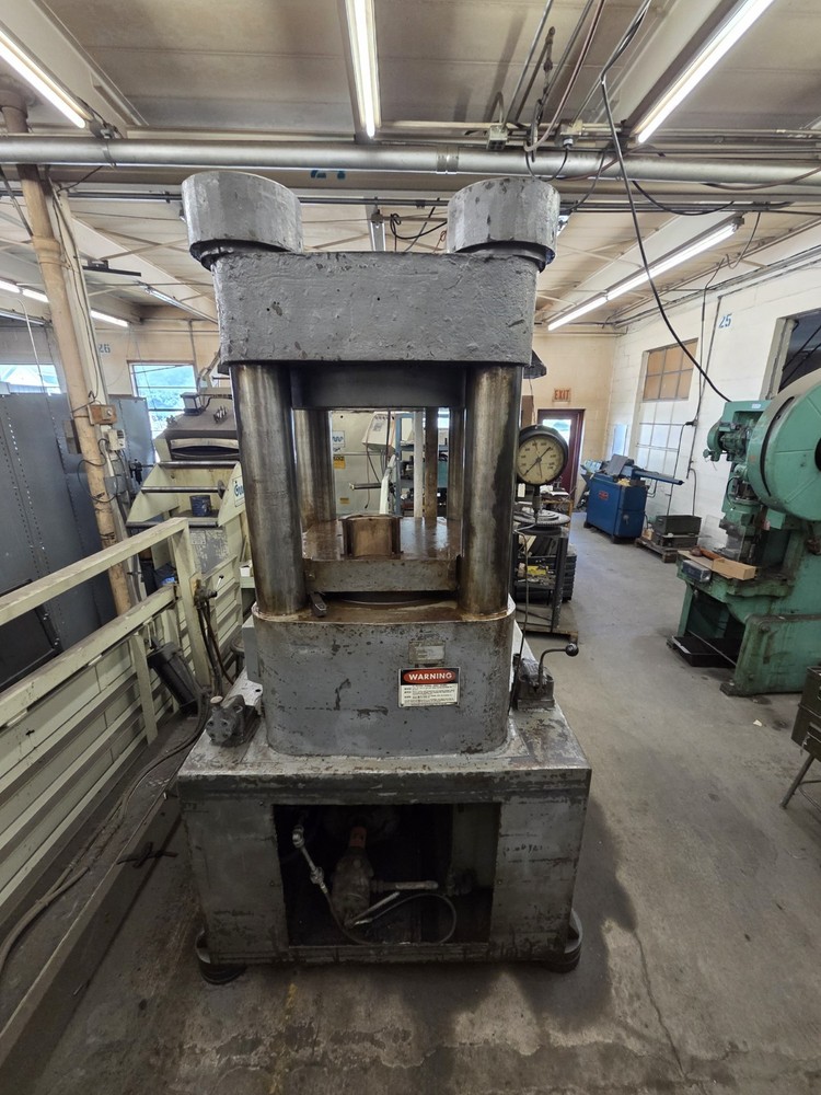 Hydraulic press 1000 Ton