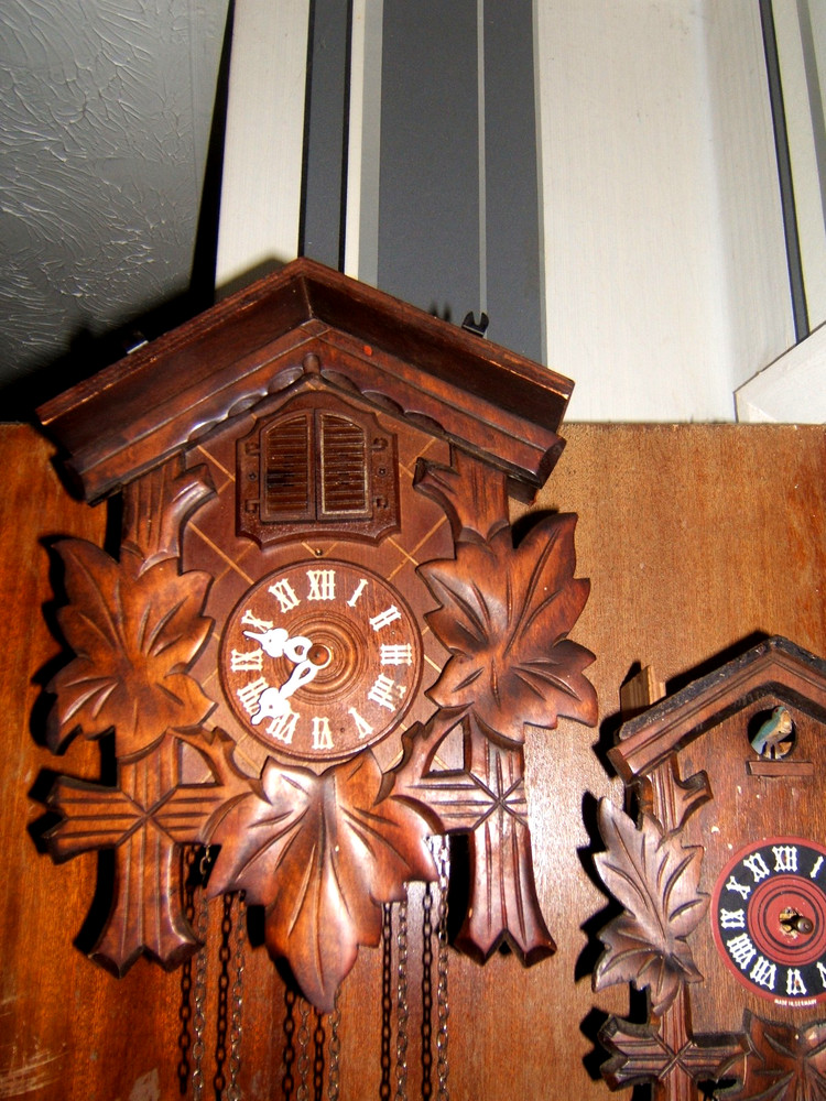 Vintage Cuckoo Clock, wooden case , cuckoo clock keeps perfect time incomplete