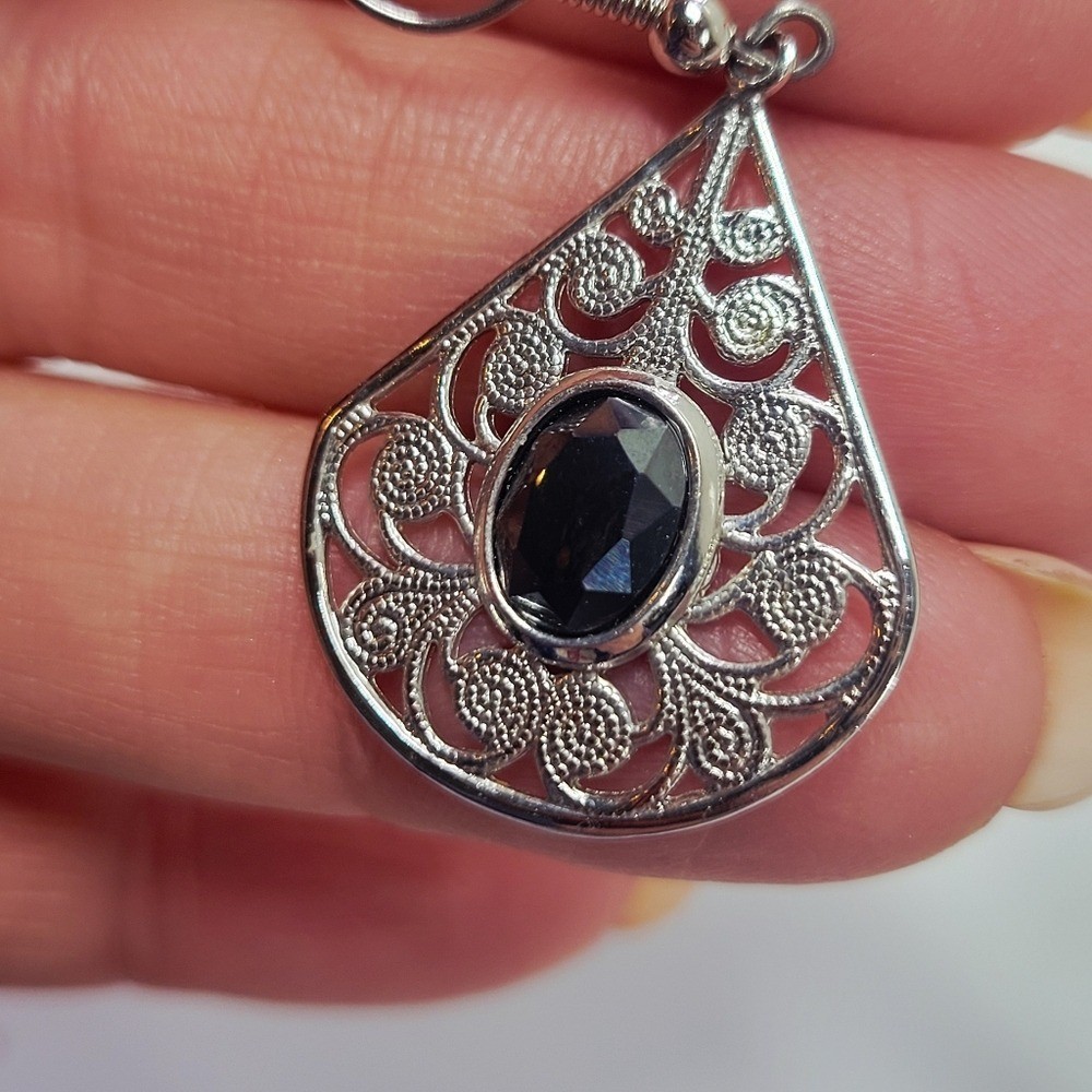Silver Filigree Teardrop Dangle Earrings W Stone Boho Chic Pierced