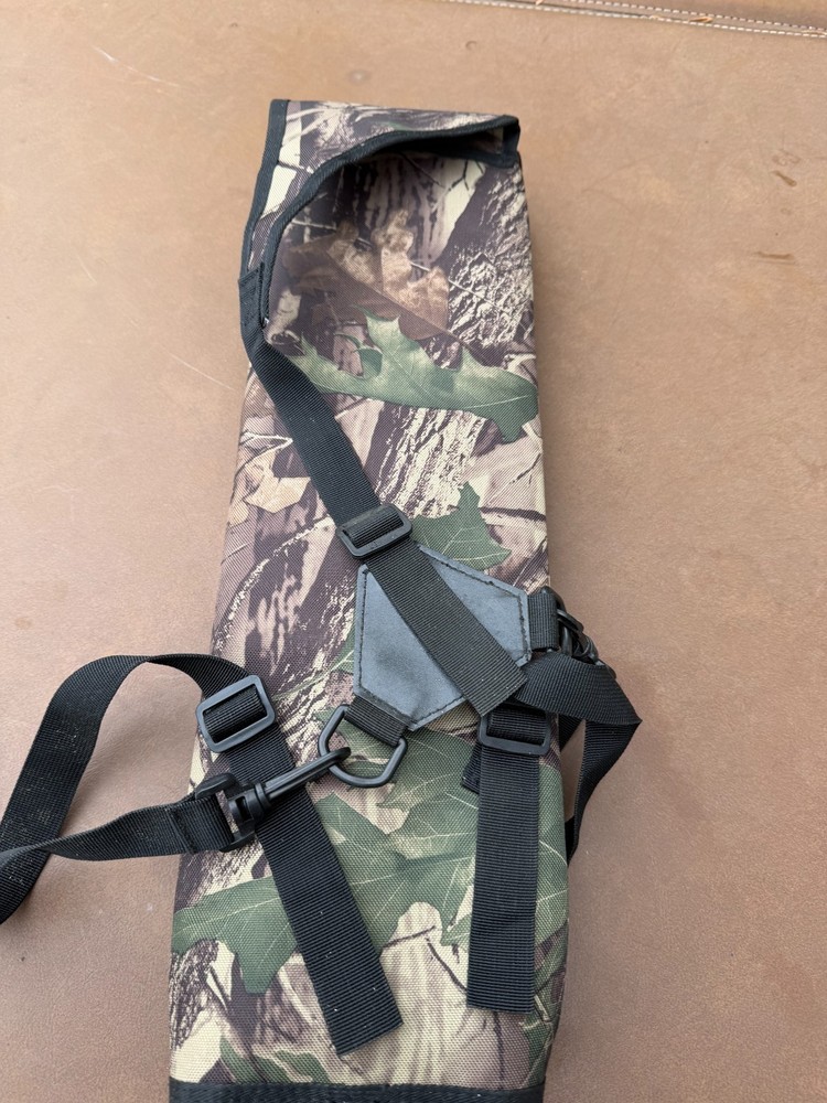Over the shoulder arrow quiver
