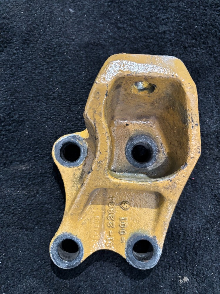 Caterpillar C13 C10 C12 Diesel Engine Rear Engine Mount 01-22934-001