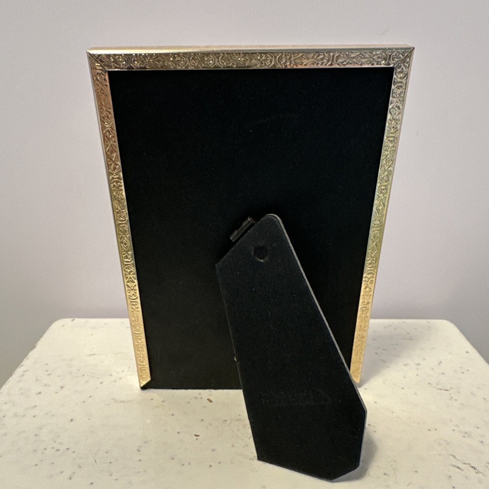 Gold Toned 3.5”x5” Embossed Sides & Beaded/ Ribbon Edge Frames EUC BSS