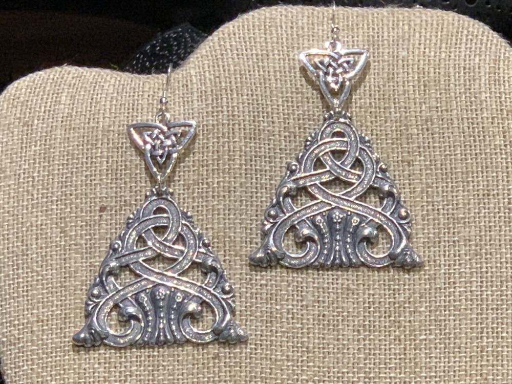 50% *Off *HANDCRAFTED BOLD TRIANGULAR CELTIC SHIELD & TRIQUETRA EARRINGS.SILV