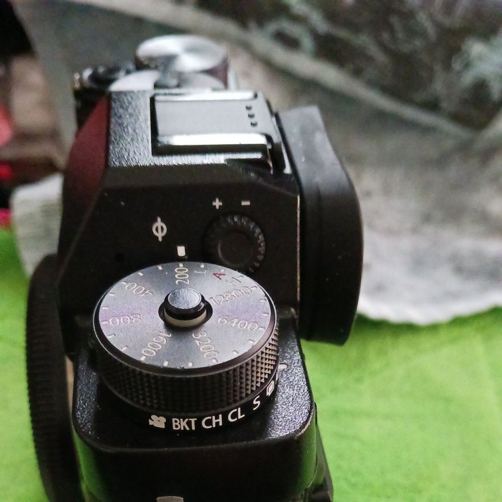 FUJIFILM X-T2 Mirrorless Camera BattCharger Set