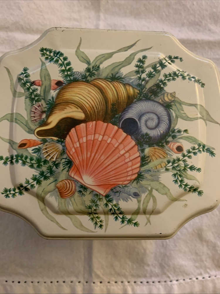 Vintage Cookie Biscuit Tin Seashell Hinged Lid Made in England
