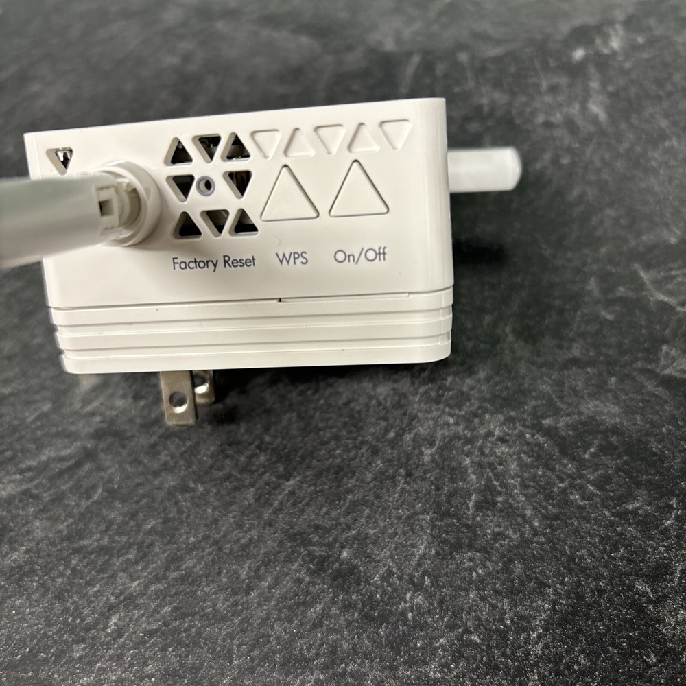 NETGEAR AC750 Wi-Fi Range Extender Model EX3700