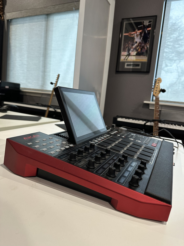 Akai Professional MPC-X Standalone Sampler and Sequencer