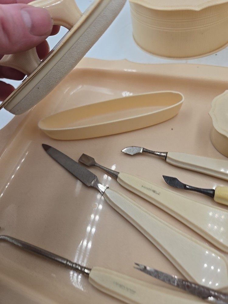 When Backlite Celiod vanity set
