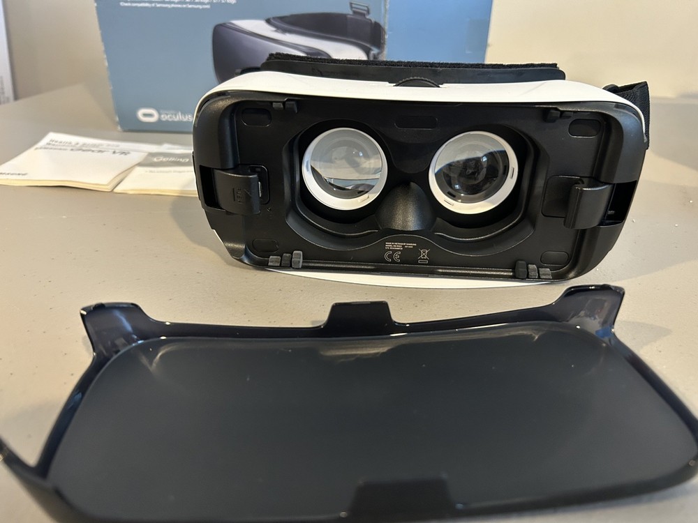 Samsung Gear VR Powered by Oculus Not Tested