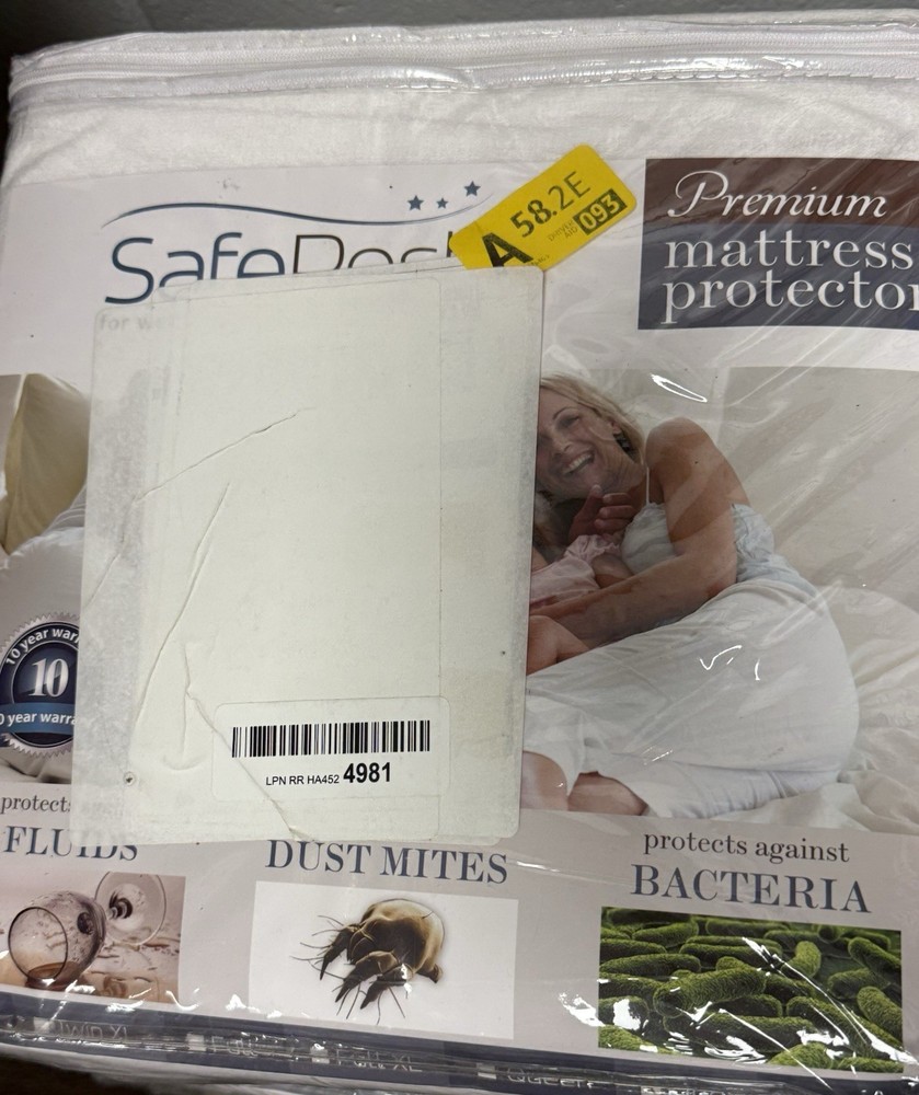 SafeRest Premium Mattress Protector Hypoallergenic Breathable Sz King
