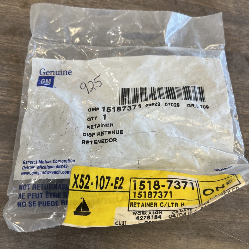 Genuine GM 15187371 Cigarette Lighter Retainer NOS
