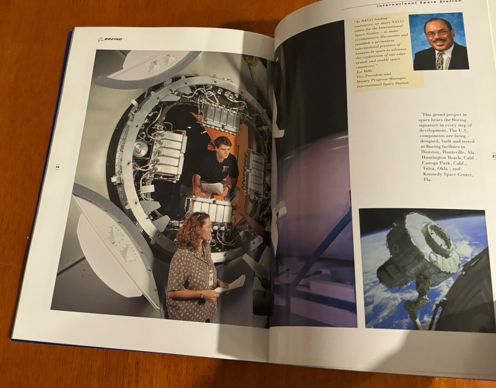 Boeing: Space Flight & Exploration (Program Booklet, 2001) RARE COLLECTIBLE