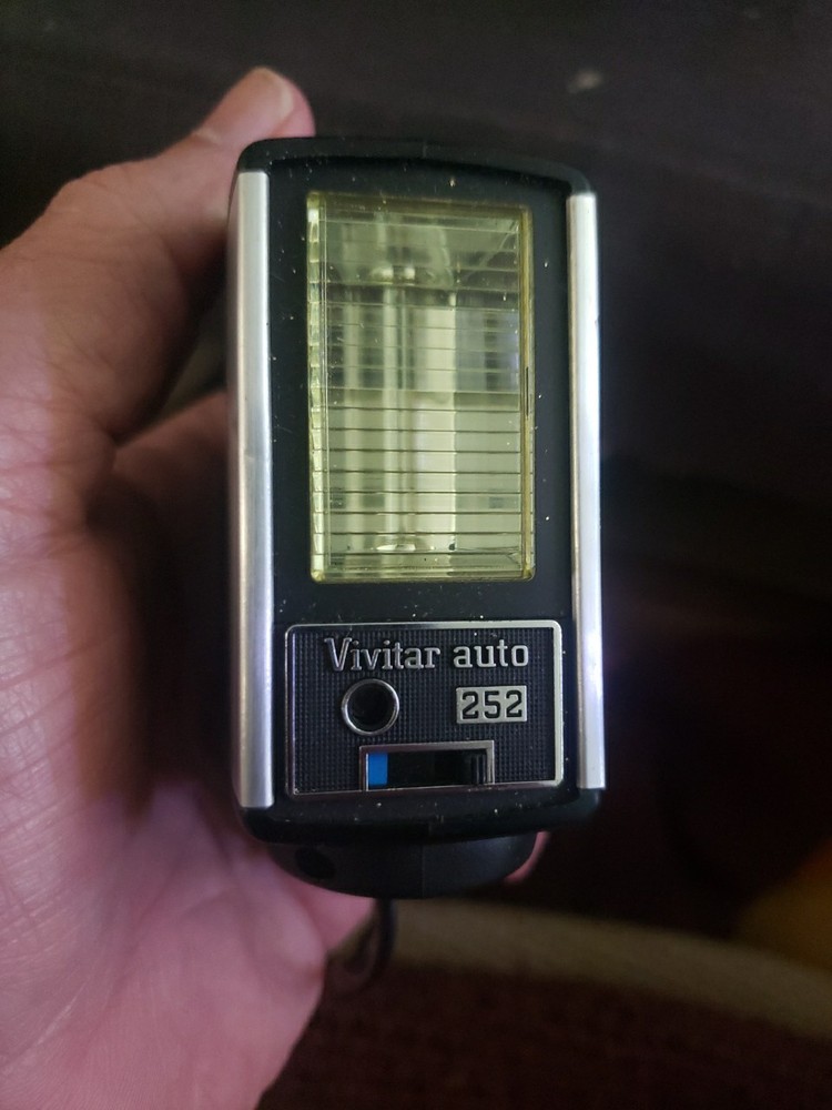 Vivitar Auto 252 vintage camera flash