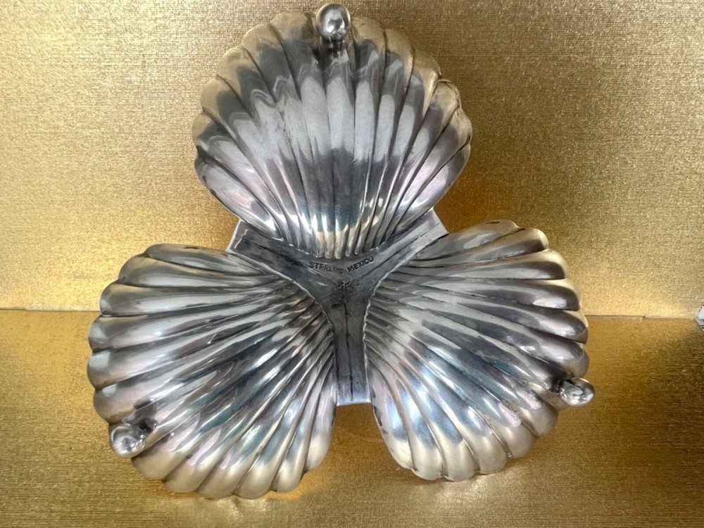 STERLING MEXICO 3/CLAM SHELL W/ HANDLE SERVER PLUS 2 INDIVIDUAL CLAM SHELLS