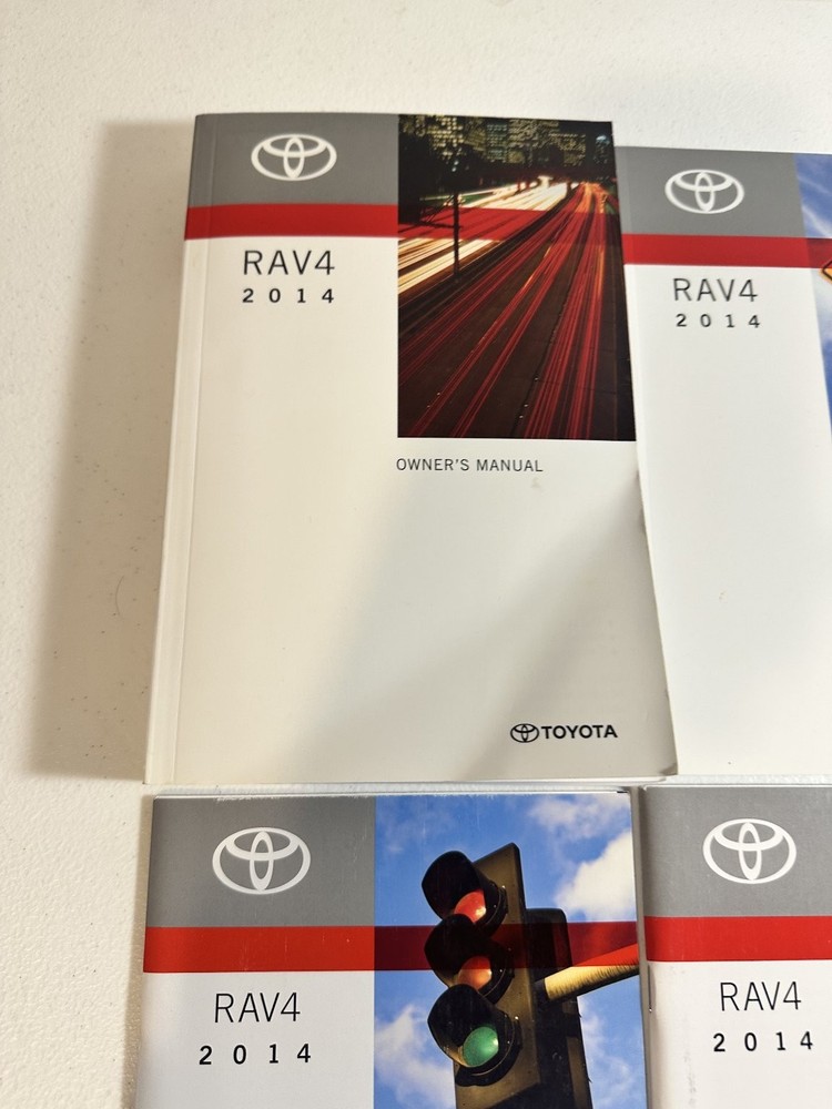 2014 Toyota RAV4 Owner's Manual Set