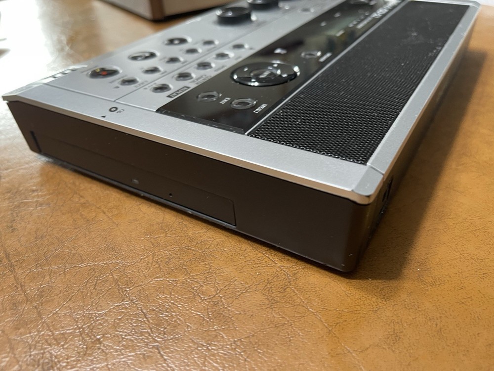 Roland CD-2i SD/CD Portable Recorder.