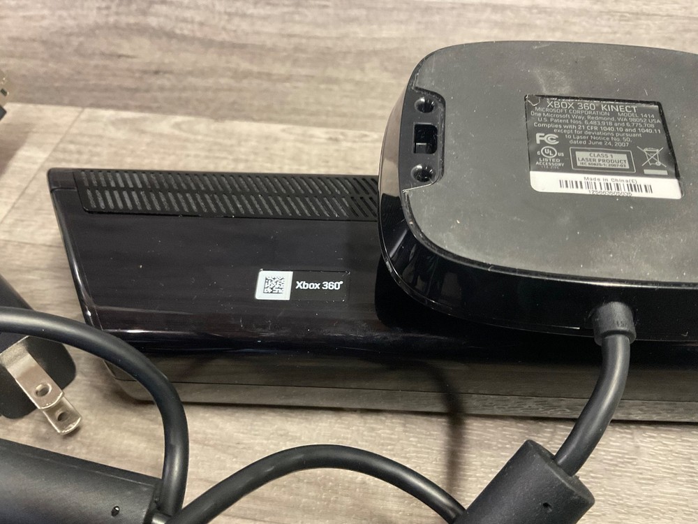 Microsoft Xbox 360 Genuine Kinect Sensor 1414 - Working