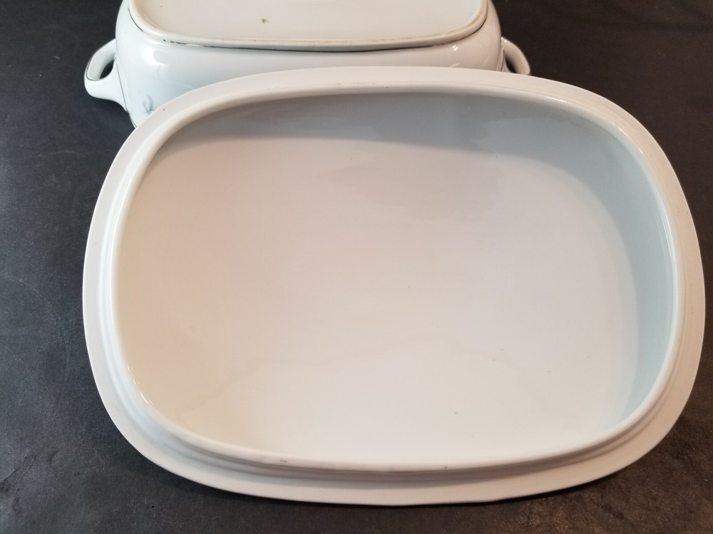 3268 (Smooth) By Epiag 9 1/2" Rectangular Covered Vegetable Bowl