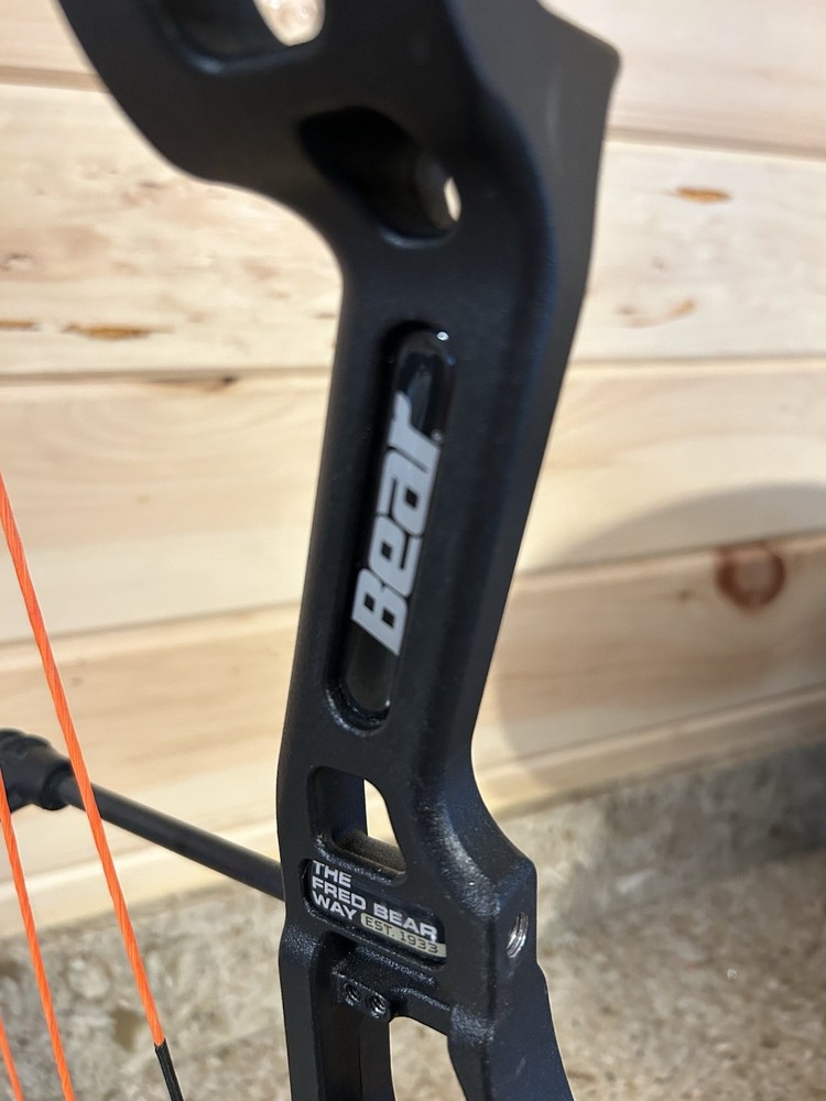 Black Bear Archery Resurgence Compound Bow LD - Right Hand