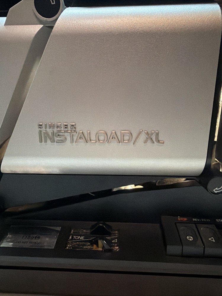 Vintage Singer Instaload/XL16MM Projector 2220 Tested.