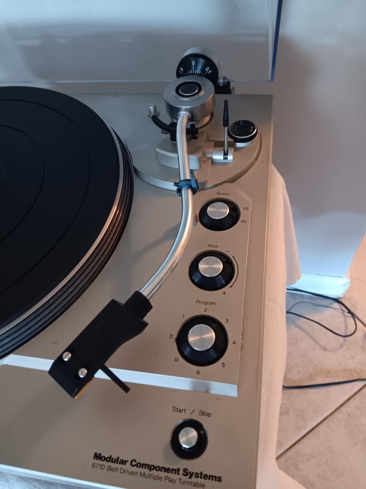 MCS MULTI PLAY Turntable (built by Technics) Model 6710 Belt Drive.