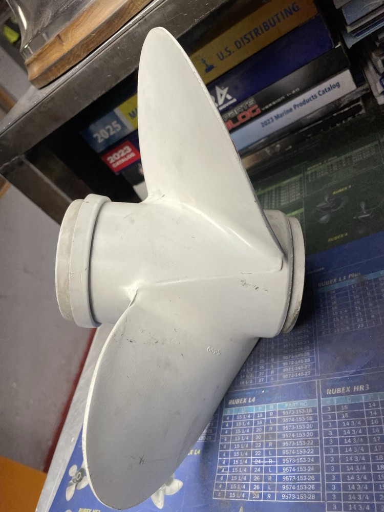 Suzuki S1500 Propeller