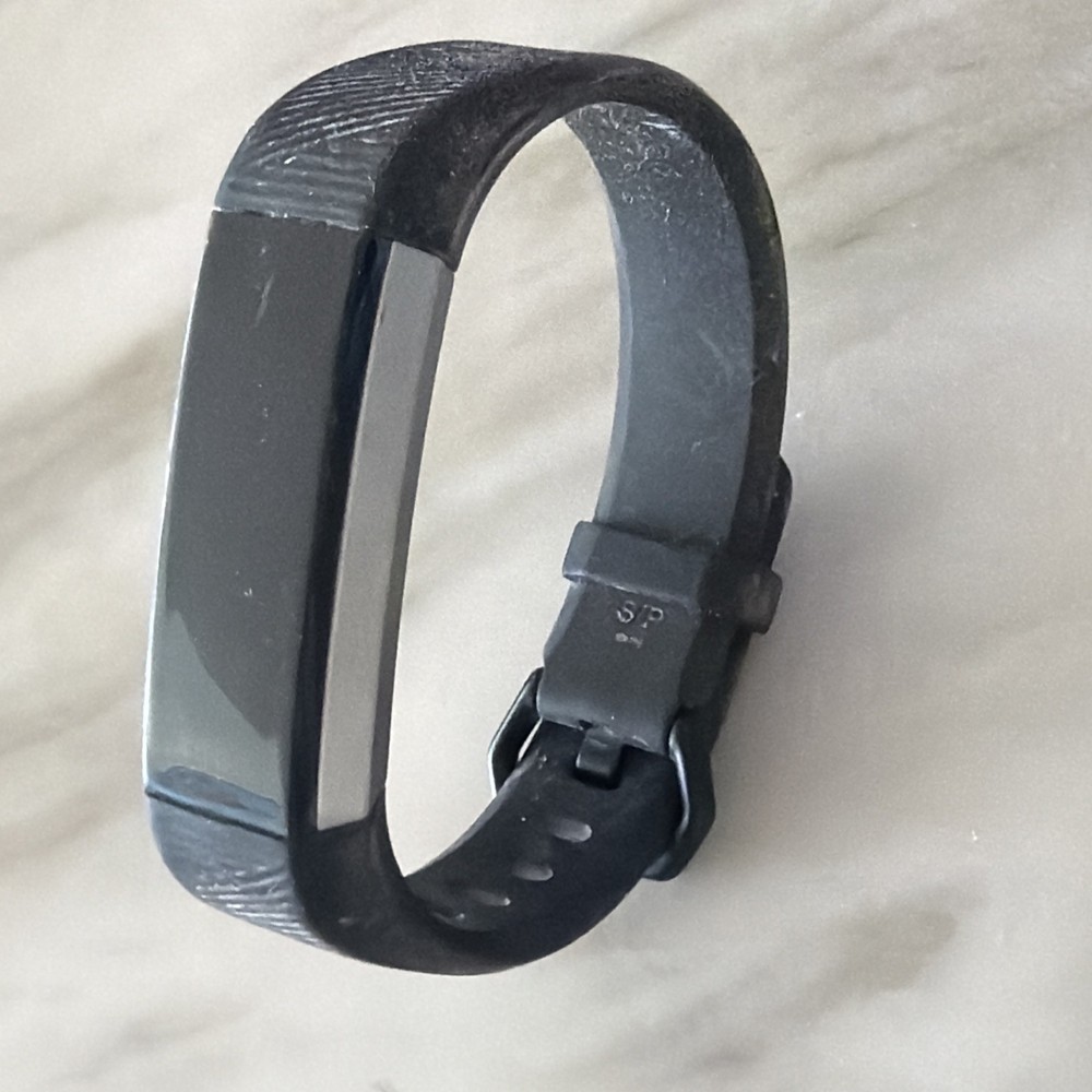 1 Fitbit ALTA HR Fitness Small Black-UNTESTED