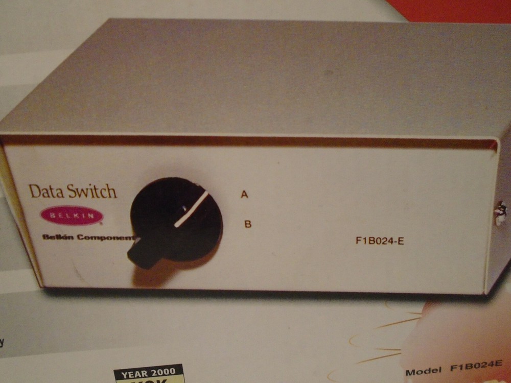Belkin F1B024E 2-Port Data Transfer Switch