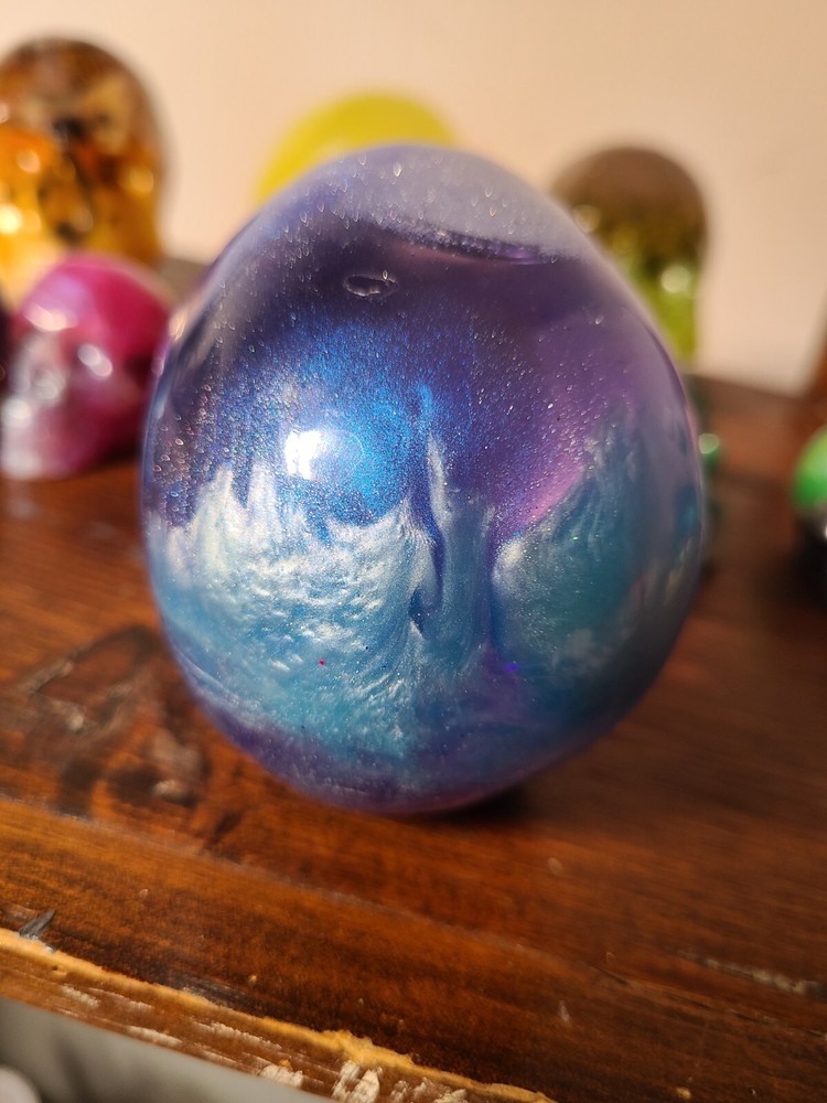 epoxy shake globe blue