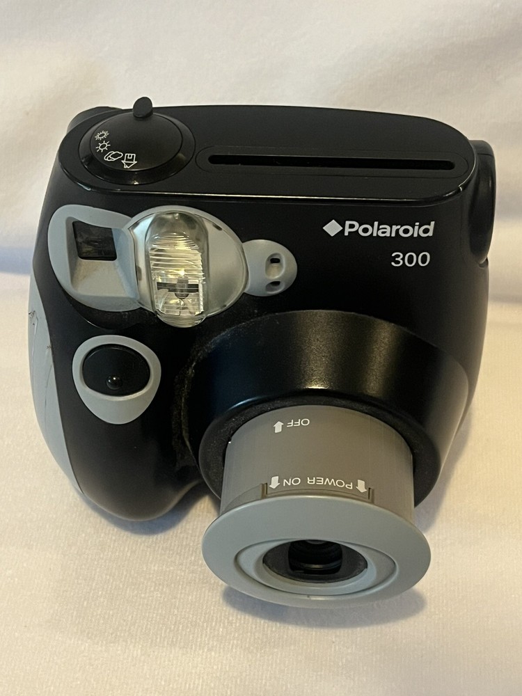 Polaroid 300 Camera in Black Instax GUC