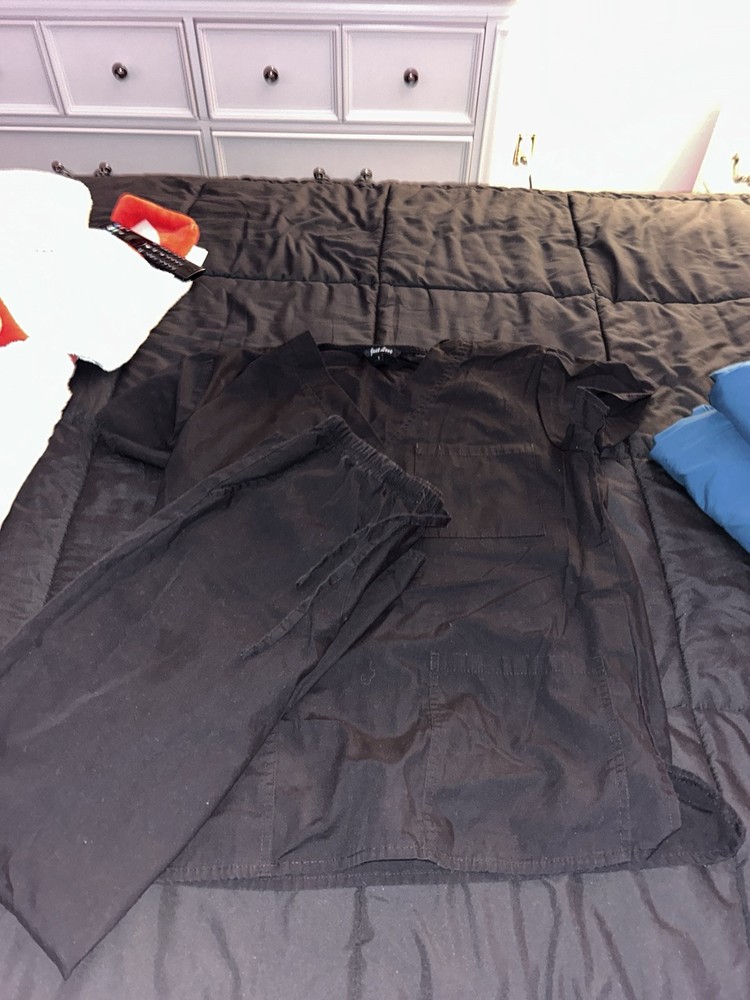 women’s scrub two pair size small