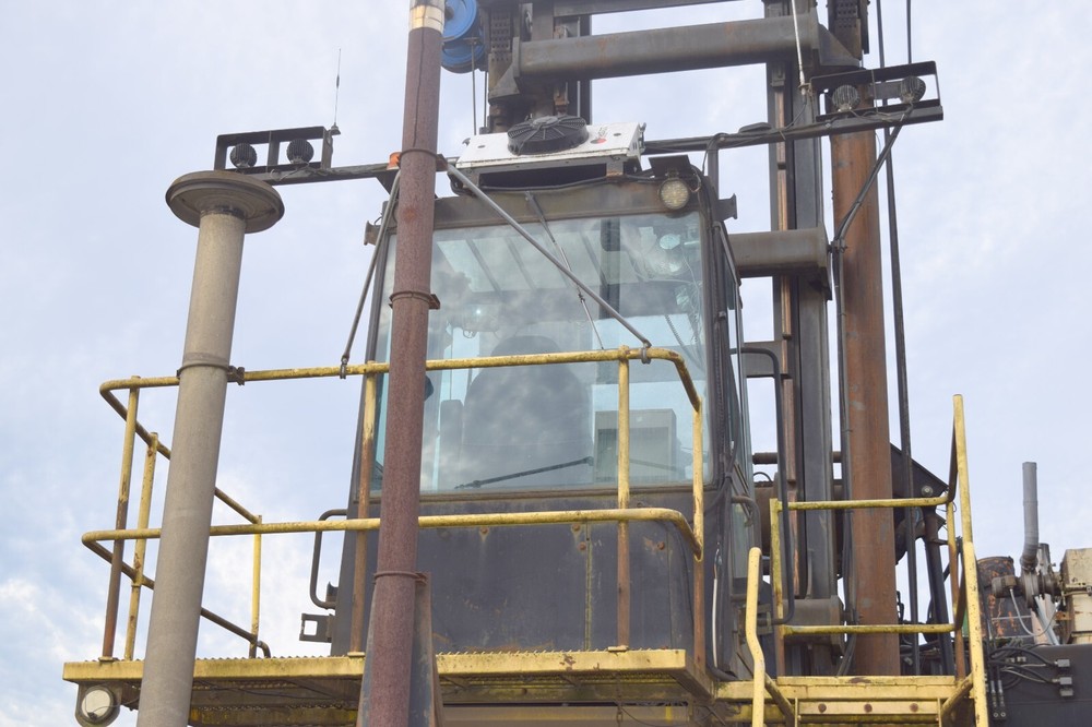 Hyster H 1050 E forklift with, container handler Attachment, Cummins M-11,