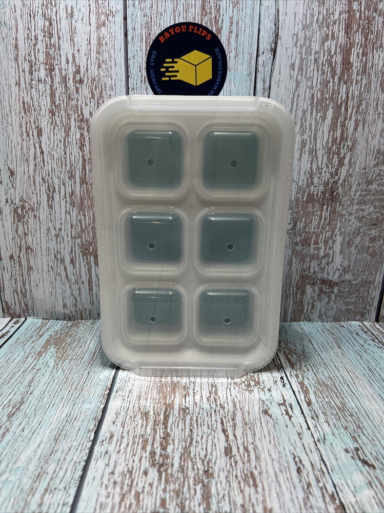 Ice Cube Trays 2 Pack Square Ice Cube Molds With Lids.NIB