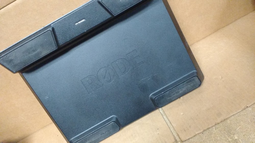 RodeCaster Pro Integrated Podcast Console Class A Servo Biased DAMAGED