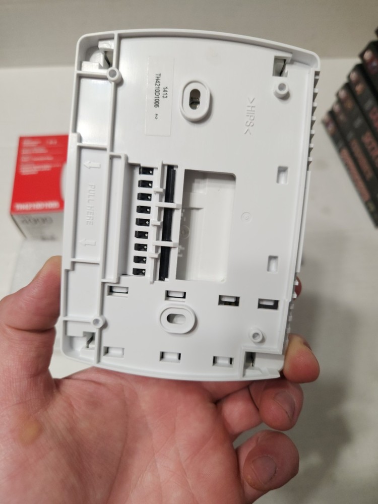 Honeywell PRO 4000 Programmable Thermostat (TH4210D1005)