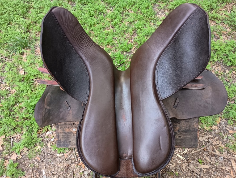 18.5” Collegiate Marathon Endurance Saddle