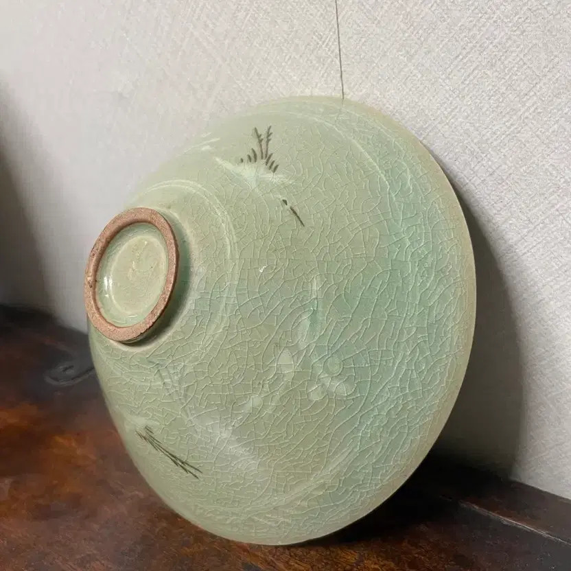 Jisun Tak Celadon Incense Burner - Cloud & Crane Embossed
