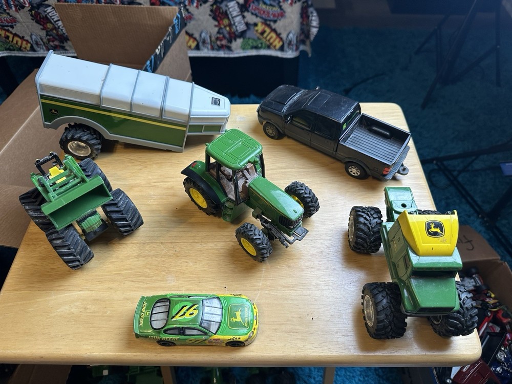 John Deere Lot: 6 Different Large Pieces