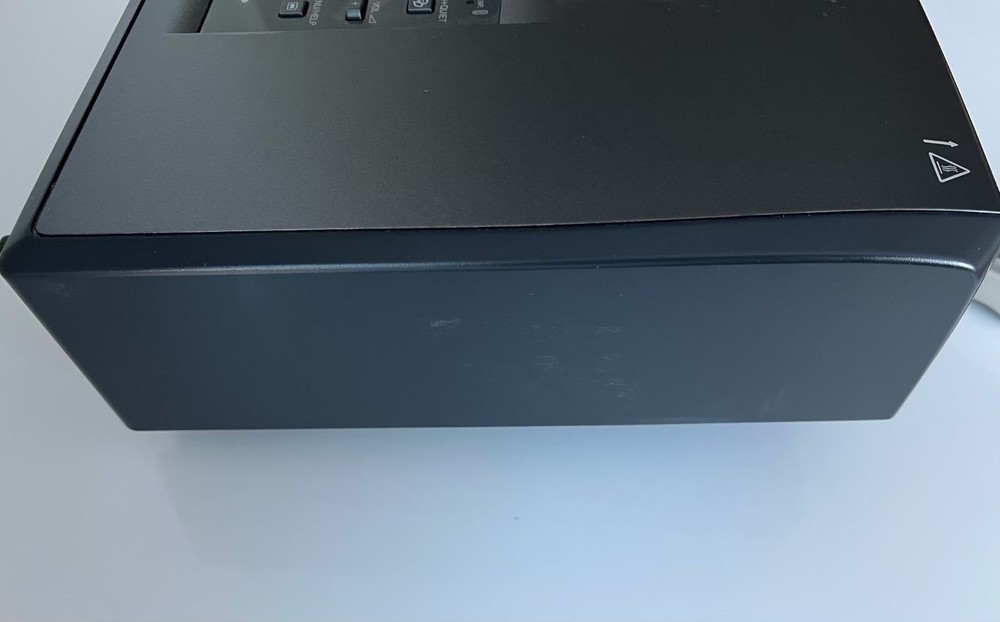 SHARP Notevision PG-F200X Projector, remote & Apple adapter, VERY LOW LAMP HOURS