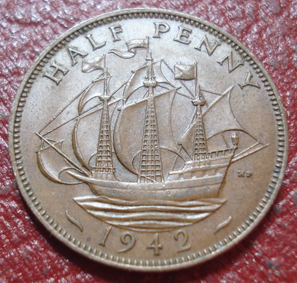 1942 BRITISH HALF PENNY IN EF-AU CONDITION