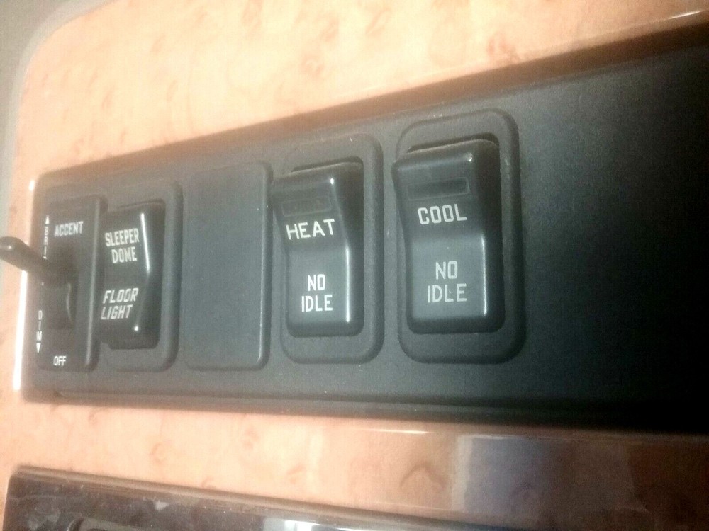 INTERNATIONAL PROSTAR SLEEPER CONTROL PANEL XS168610