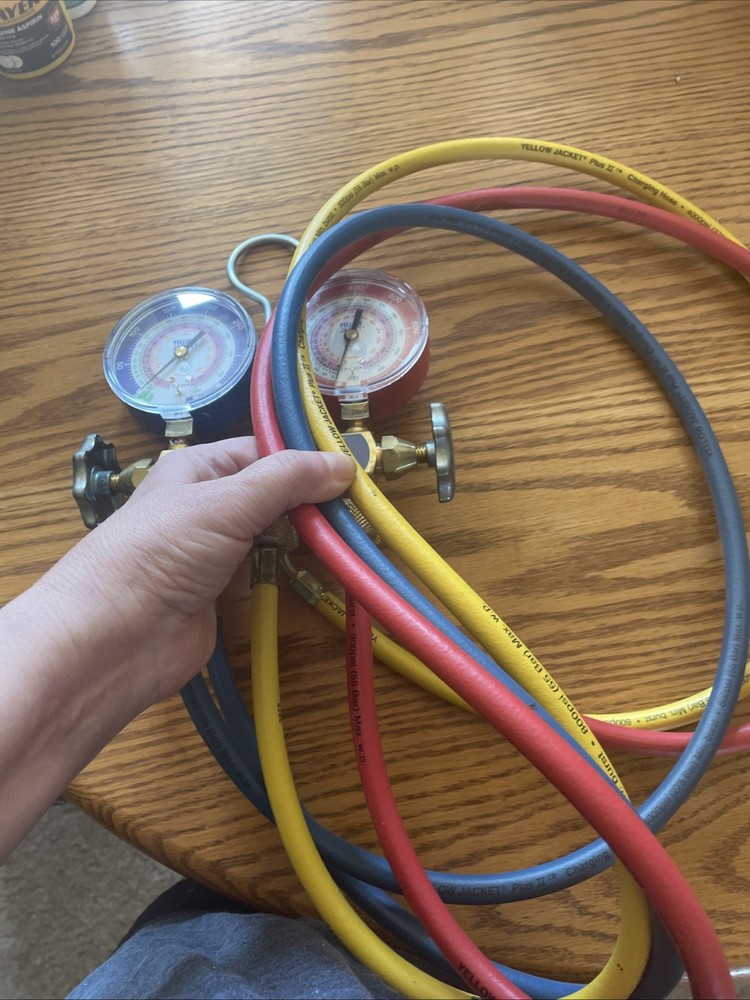Yellow Jacket Test And Charging Manifold